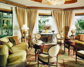 The Rose Hotel - Pleasanton - Lounge