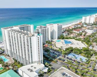 Pelican Beach Resort - Destin - Building