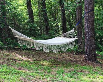 Private Rv Retreat Fire Pit, Outdoor Cinema - McMinnville - Patio