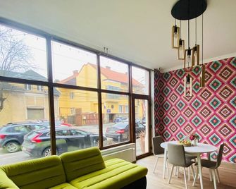 Hanul Fullton - Cluj Napoca - Front desk