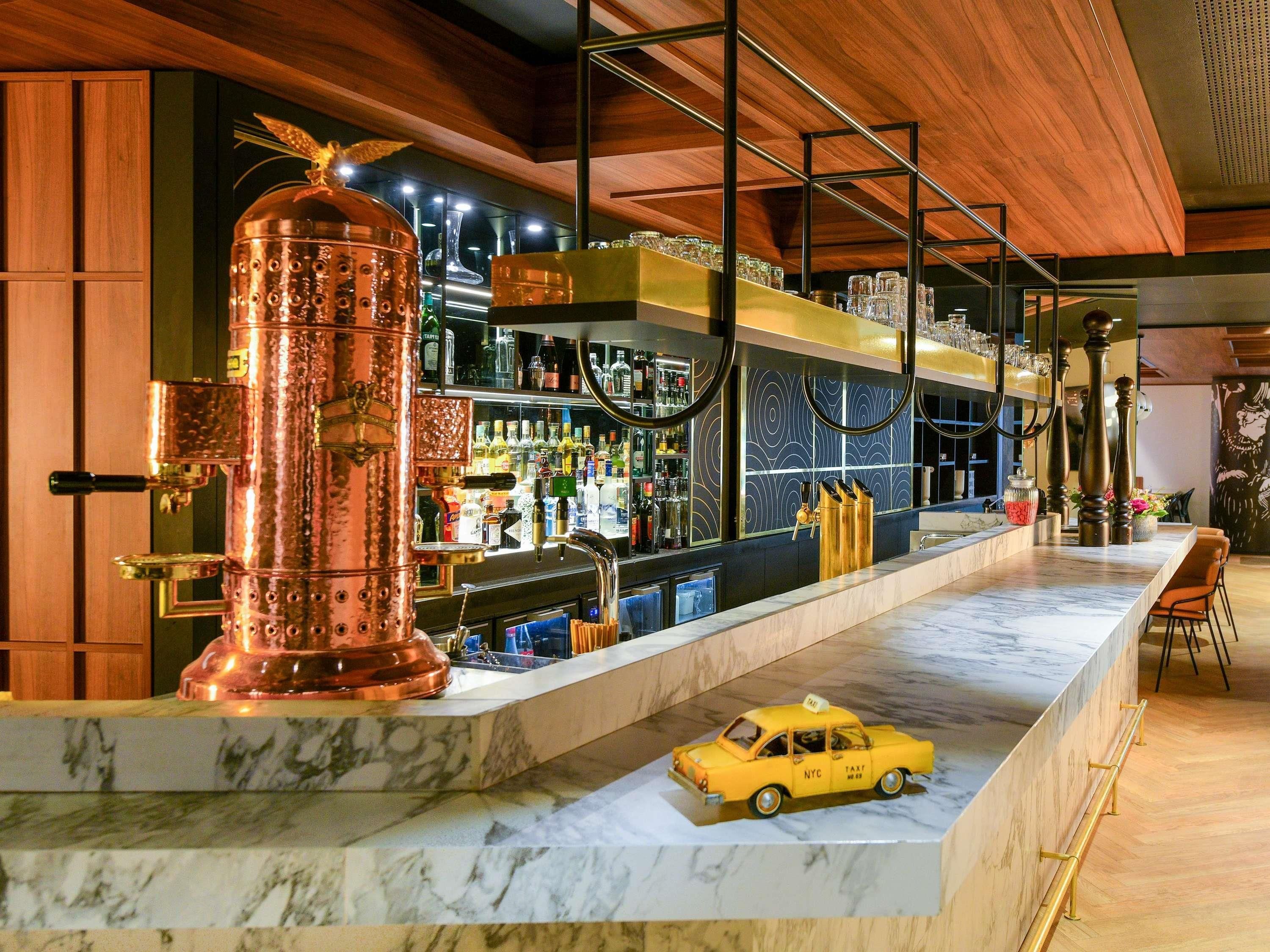 ميركيور ليون سنتر ساكس لافاييت