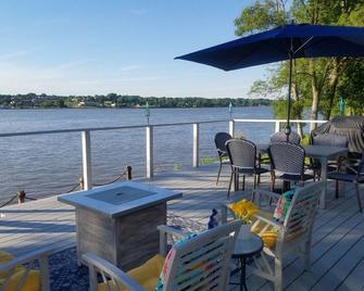 River's Edge II - Quad Cities - East Moline - Patio