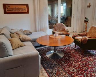 House in the countryside in the Ries crater on the ground floor for families, groups, fitters - Nördlingen - Living room