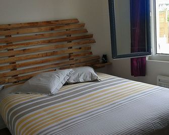 Lavender 2-room apartment in villa 7km from Les Concluses de Lussan - Lussan - Habitación