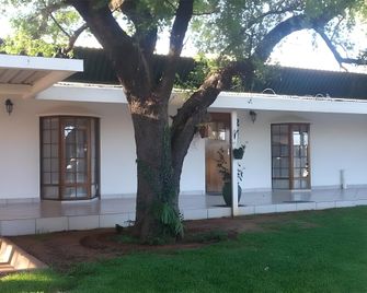 Black Swan Guest House - Rustenburg - Edificio