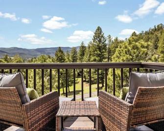 Hot Tub - Scenic Views - Spacious Deck - Game Room - Evergreen - Balcony