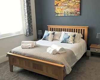 The queens head - 뉴비긴 바이 더시 - 침실