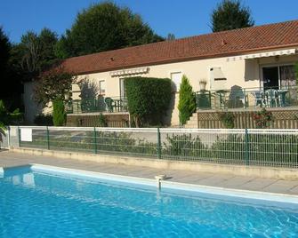 Gites La Garrigue quiet near Sarlat - Tamniès - Piscina