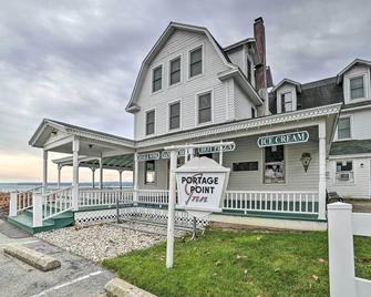 Updated Onekama Resort Condo on Portage Lake! - Onekama - Building