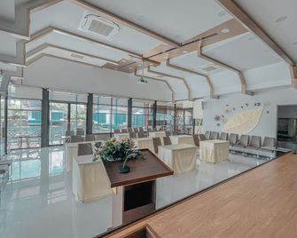 Boat House Boutique Riverside - Nakhon Chai Si - Lobby