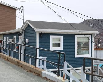 Cliffside Cottage With Ocean, Harbour, City And Cliffside Views - Saint Johns - Balcon