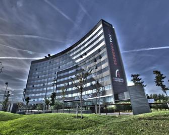 Alexandre Fira Congress - L'Hospitalet de Llobregat - Building