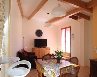 Apartment In A Quiet Village House - Chamaret - Comedor