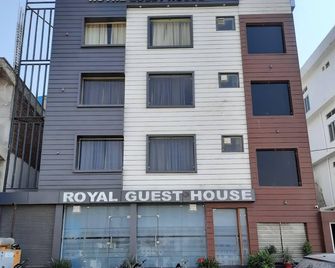 Royal Guest House - Kāla Āmb - Edificio