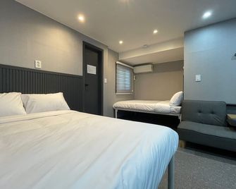 Pixel Stay Myeongdong - סיאול - חדר שינה