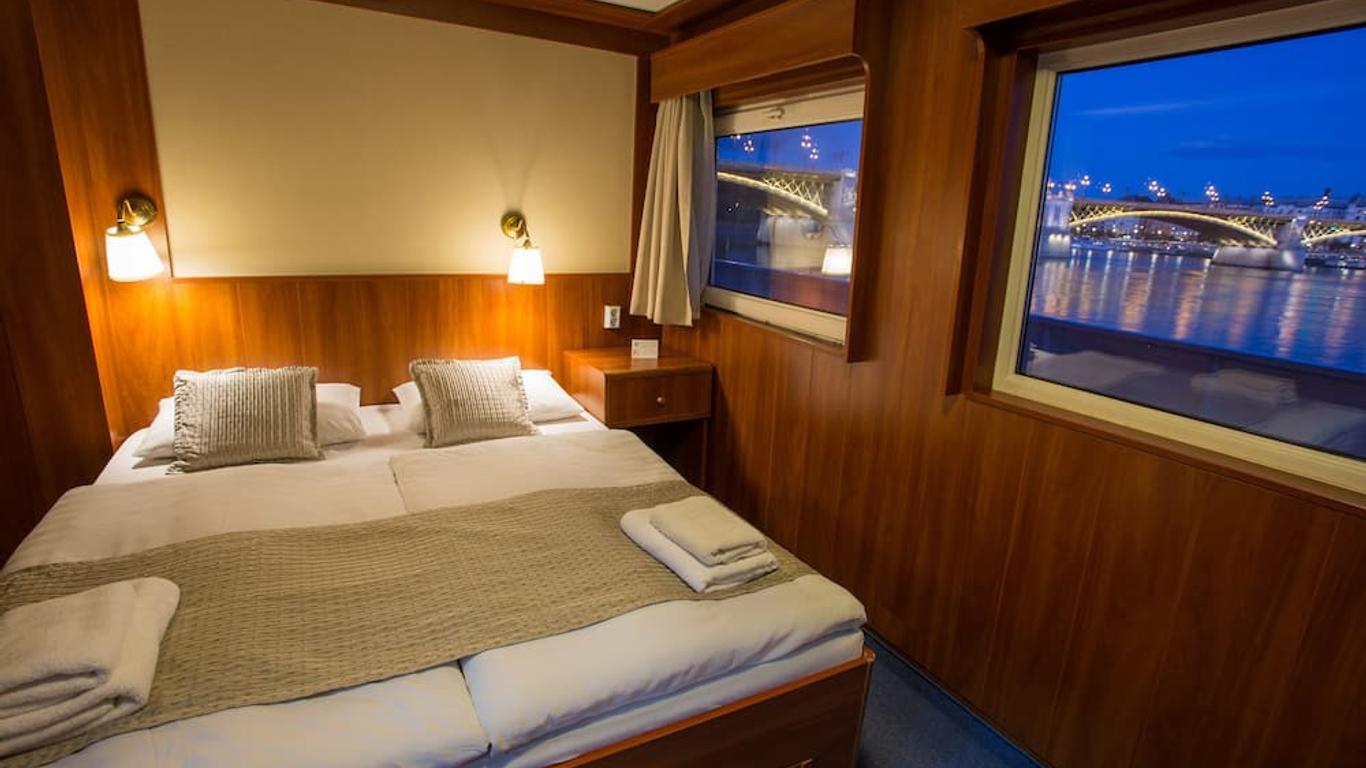 جراند جوليس بوت هوتل بودابيست