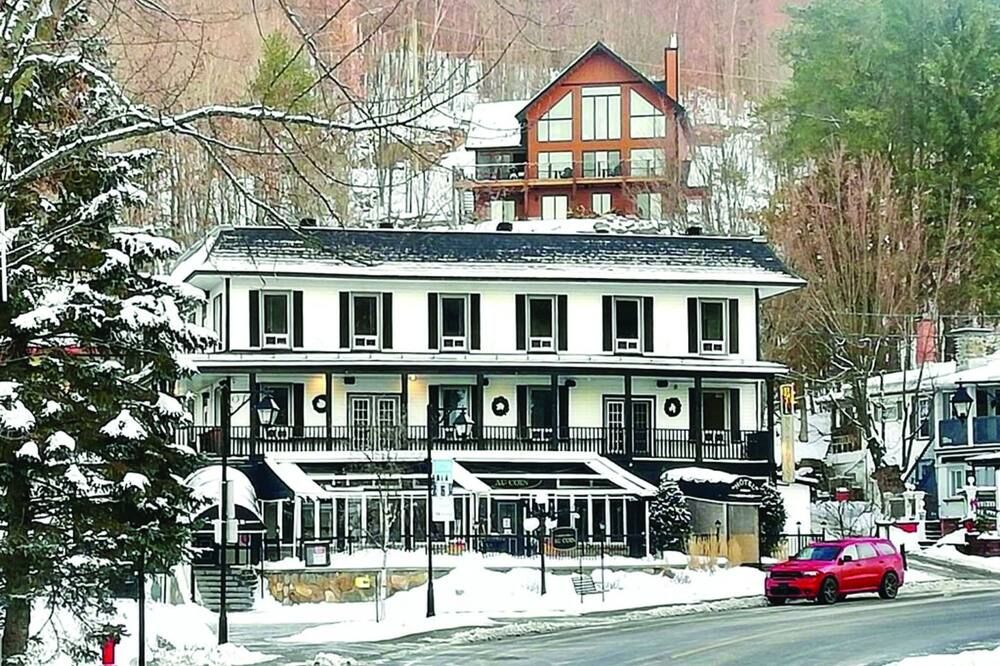 Hotel Mont-Tremblant - מון טרמבלאן - בניין