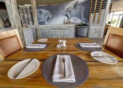 Naankuse Lodge - Windhoek - Dining room