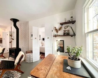 Creekside Cottage The Fitz House Red Hook Ny - Red Hook - Living room