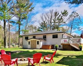 Sun, Sand And S'mores-The Great Escape strtt-2026-071 - Penetanguishene - Patio