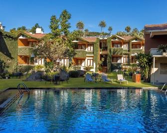 هوتل هيلتون - مونت أبو - حوض السباحة