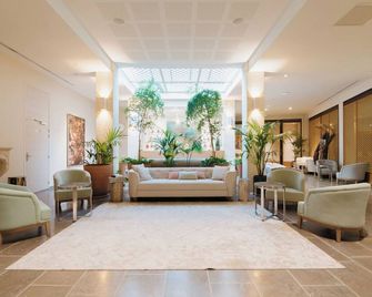 Coquillade Provence - Relais & Châteaux - Gargas - Lobby