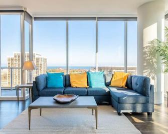 3br/2ba Luxury Glass Apartment | Amazing Views - Chicago - Sala