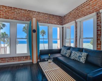 Venice Breeze Suites - Los Angeles