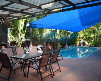 St Andrews Serviced Apartments - Тіндал - Басейн