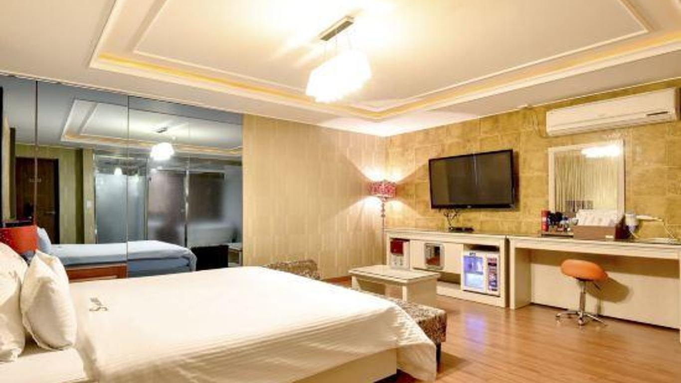 Haeundae S-one Hotel