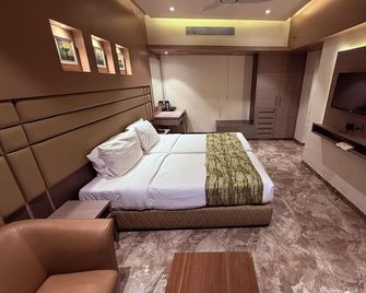 Hotel Varishtta Executive Inn - Navi Mumbai