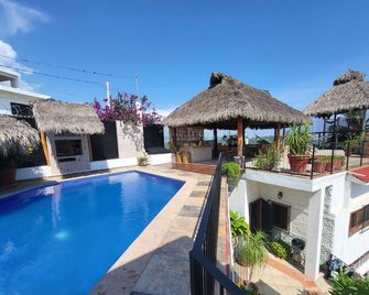 Best Ocean Views in Manzanillo 180 degree view from king size bed all amenities - Manzanillo - Pool