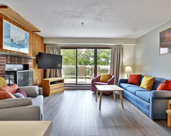 Mountain Green Resort by Killington VR - 2 Bedrooms - Killington - Living room