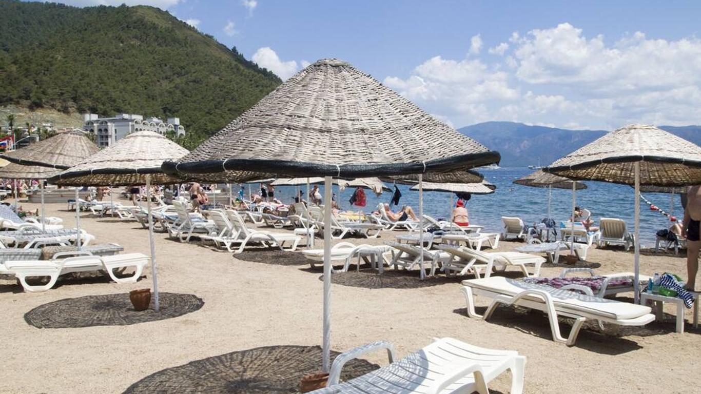 Fortuna Beach Hotel