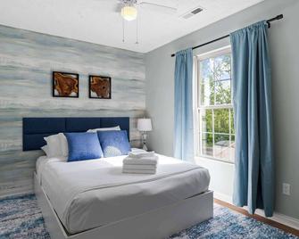 4 apartments, 10 bedrooms! - 2 and a half Miles from Ark! - Williamstown - Habitación