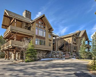 Stunning Ski-InandSki-Out Penthouse Condo with Hot Tub - Big Sky - Building