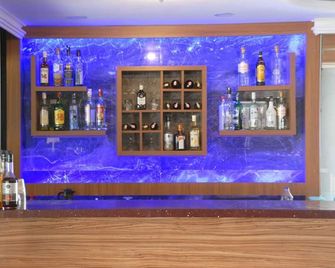 Sunday Beach Hotel - Kusadasi - Bar