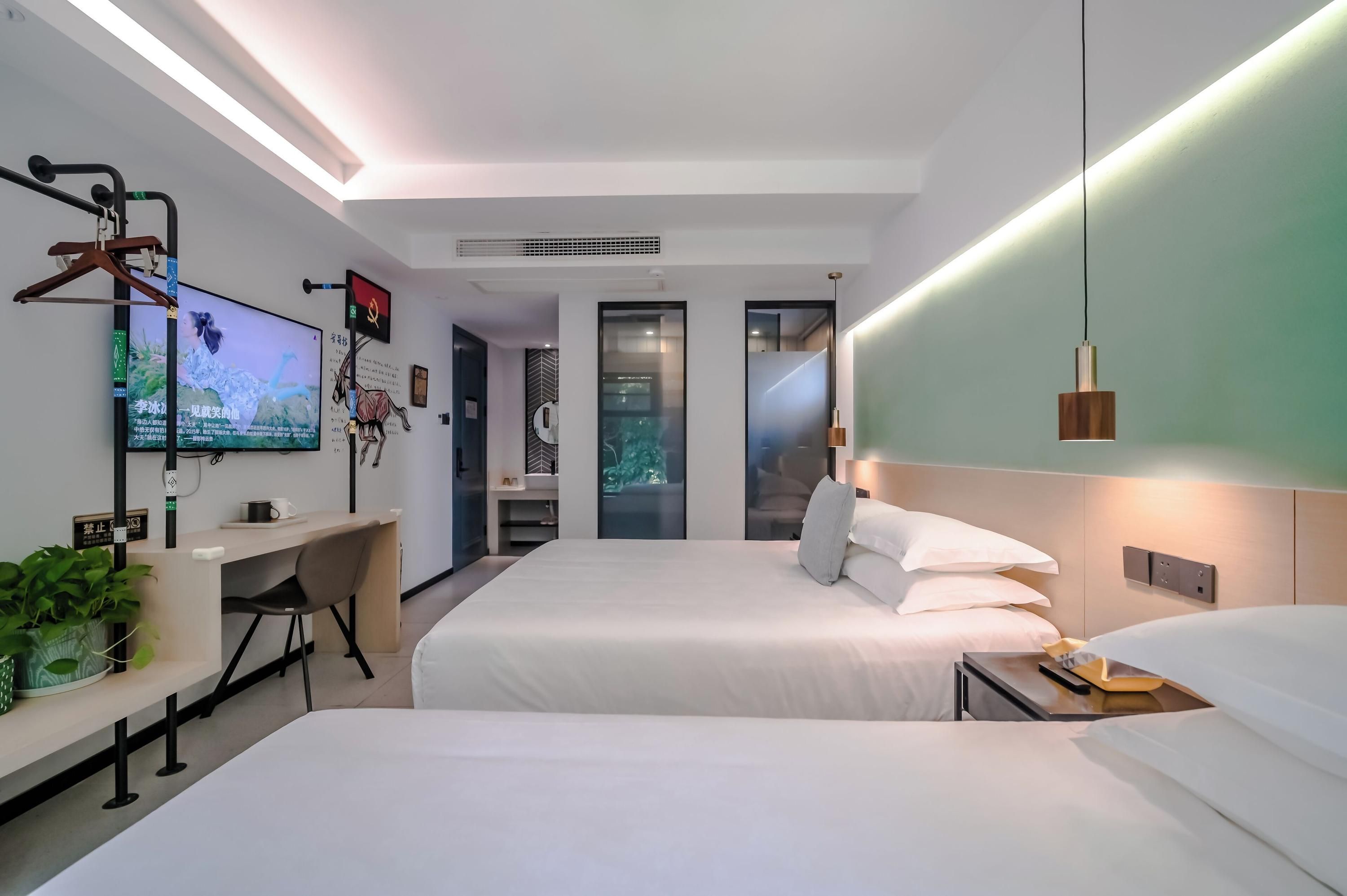 Blooming Lotus Hostel - האנגג'ואו