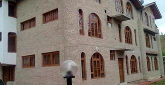 Mirani Resorts - Srinagar - Building