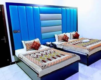 Galaxy Guest House Near Millennium Mall - Karachi - Habitación