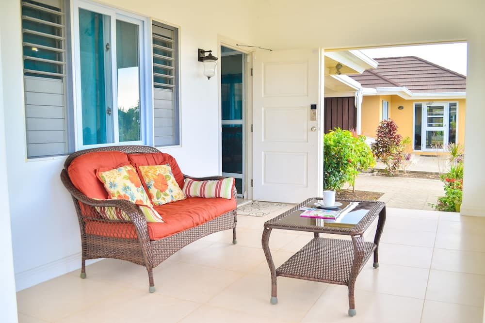 Ocho Rios at Coolshade Richmond - Priory - Patio