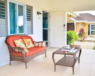 Ocho Rios at Coolshade Richmond - Priory - Patio