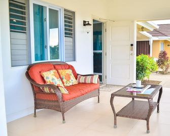 Ocho Rios at Coolshade Richmond - Priory - Patio