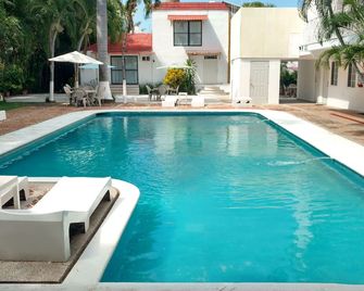 هوتل أولينالا ديامنتي - اكابولكو - حوض السباحة