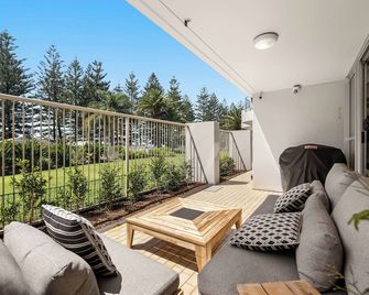 Cashelmara on the Beach - 3 Bedroom Escape - Burleigh Heads - Balcony