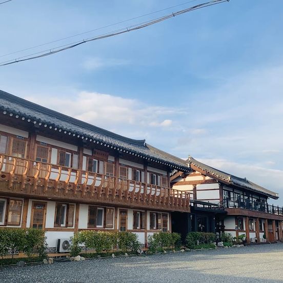 Building view of GyeongJu Ran Han-ok