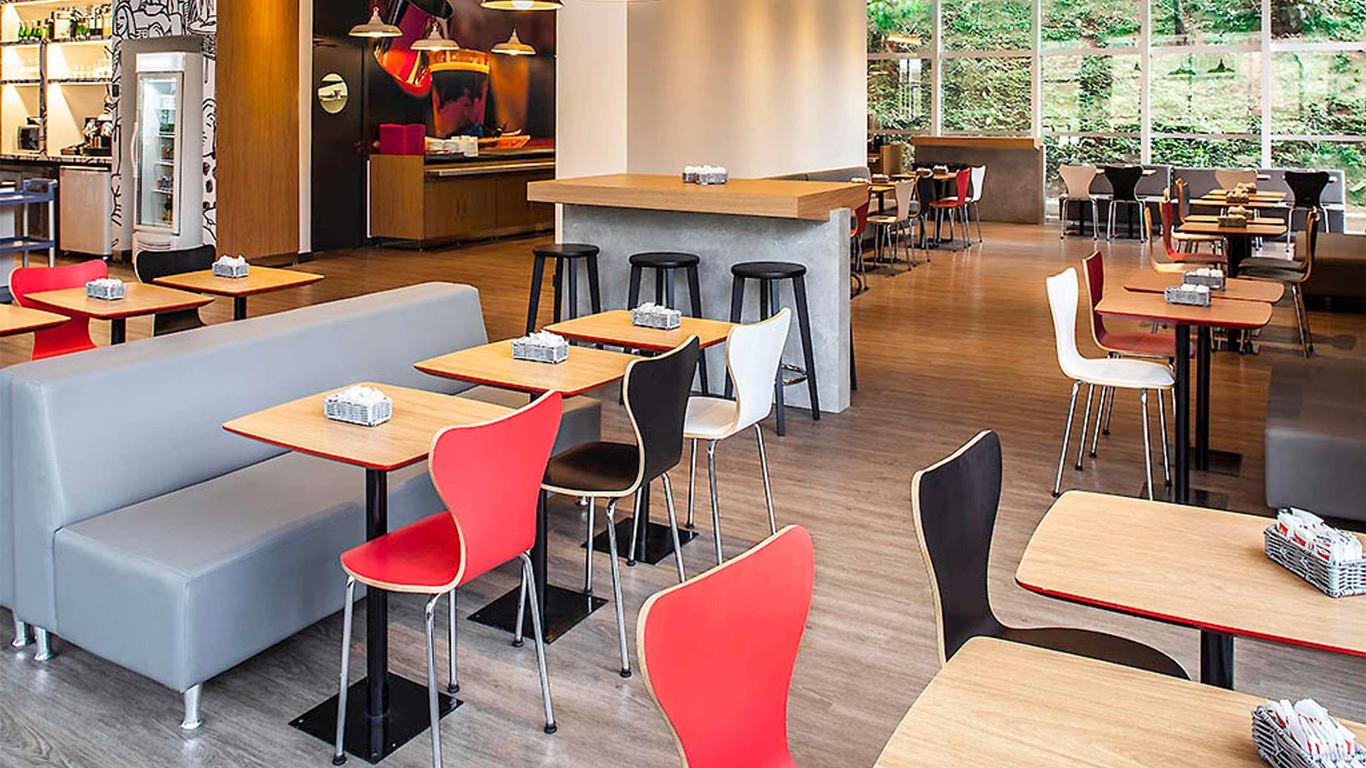 إيبيس جويز دي فورا