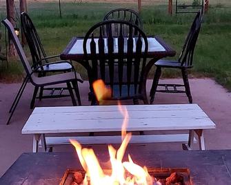 Large cabin in Ouray County, easy access, lots of room to roam. - Ridgway - Patio
