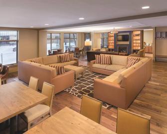 Beaver Creek, CO: 2 Bedroom Presidential w/Ski Storage & Lockers, Hot Tub & More - Avon - Lounge