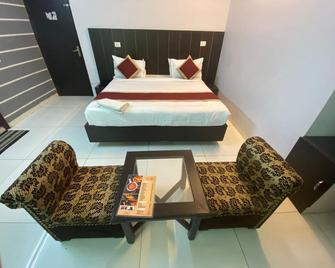 Hotel Tara - Alwar - Ložnice